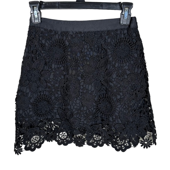 Topshop Dresses & Skirts - Topshop Petite Black Floral Crochet Lace Mini Skirt